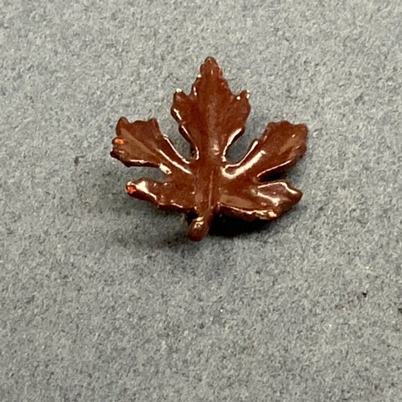 Vintage Jewelry - Retro Maple Leaf Pin Brooch 1.25 In As Is Brown Enamel Vintage Canadian Sugar